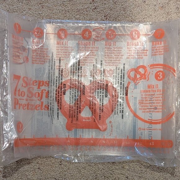 Pampered Chef Pretzel Mat - New - Picture 1 of 3